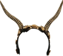 Demonin sarvipanta kukilla