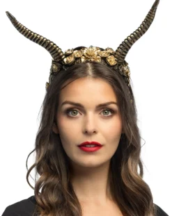 Demonin sarvipanta kukilla