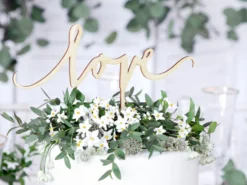 Kakunkoriste Love puinen 16 cm