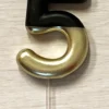 Numerokynttilä 5 musta-kulta